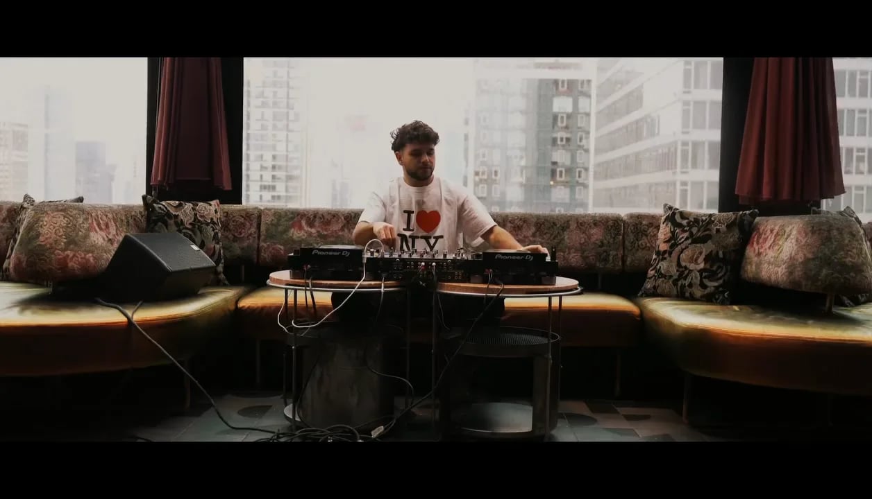 2D animations for "ROOFTOP NY SESSION" Alvama Ice